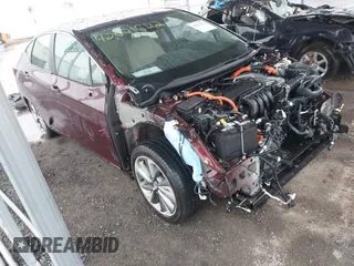 2018 Honda Clarity Plug-In Hybrid Touring with VIN JHMZC5F3XJC005797, listed as a IAAI auction lot 42021622 with 58,307 mi miles. Bid and sale history available at carsss.com. Image 1.
