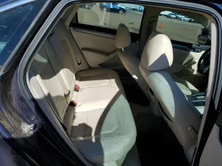 2015 Volkswagen Passat SE z VIN 1VWBV7A32FC057347, wystawiony jako Copart lot #78950074 z przebiegiem 118 593 mil mil oraz Czysty tytuł • Clean title. Historia ofert i sprzedaży dostępna na DreamBid. Obrazek 10.