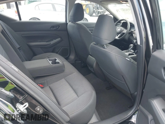 2024 Nissan Altima SV z VIN 1N4BL4DV6RN306672, wystawiony jako IAAI lot #42346382 z przebiegiem 36 491 mil mil oraz . Historia ofert i sprzedaży dostępna na DreamBid. Obrazek 8.