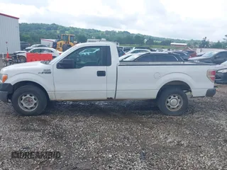 2013 Ford F-150 XL z VIN 1FTMF1CMXDKG28081, wystawiony jako IAAI lot #42404005 z przebiegiem 287 414 mil mil oraz . Historia ofert i sprzedaży dostępna na DreamBid. Obrazek 14.