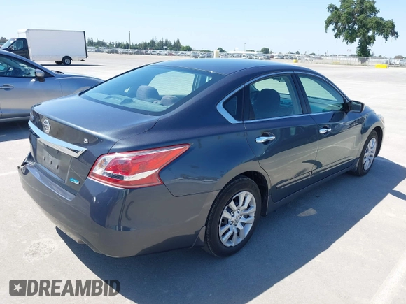 2013 Nissan Altima SV with VIN 1N4AL3AP3DN577189, listed as a IAAI auction lot 42041701 with 82,094 mi miles and . Bid and sale history available at carsss.com. Image 4.