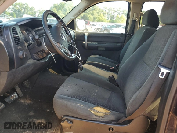 2008 Chevrolet Silverado 1500 1LT with VIN 2GCEC130081124610, listed as a Copart auction lot 62532144 with 321,971 mi miles and Clean Title. Bid and sale history available at DreamBid. Image 7.