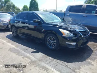 2015 Nissan Altima S z VIN 1N4AL3APXFC445299, wystawiony jako IAAI lot #42333055 z przebiegiem 116 581 mil mil oraz . Historia ofert i sprzedaży dostępna na DreamBid. Obrazek 1.