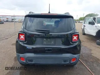 2018 Jeep Renegade Latitude with VIN ZACCJABB3JPH39597, listed as a IAAI auction lot 41858045 with 67,462 mi miles. Bid and sale history available at carsss.com. Image 16.