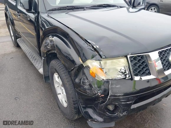 2005 Nissan Pathfinder LE with VIN 5N1AR18W35C742175, listed as a IAAI auction lot 41921815 with 203,973 mi miles. Bid and sale history available at carsss.com. Image 6.