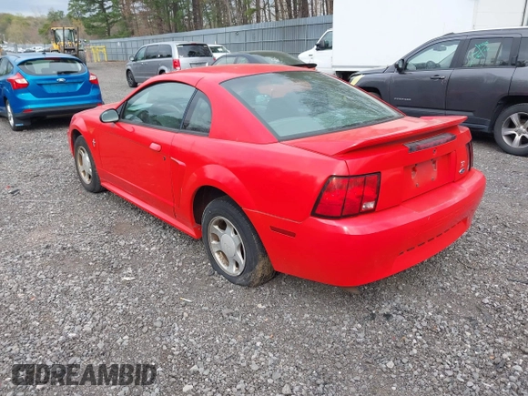 2000 Ford Mustang with VIN 1FAFP4043YF269401, listed as a IAAI auction lot 42029339 with 162,081 mi miles. Bid and sale history available at carsss.com. Image 3.