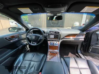 2017 Lincoln Continental Livery with VIN 1LN6L9UKXH5608880, listed as a Copart auction lot 82562374 with 173,780 mi miles and Clean Title. Bid and sale history available at carsss.com. Image 9.