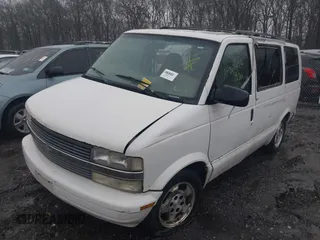 2005 Chevrolet Astro with VIN 1GNDM19X15B103412, listed as a IAAI auction lot 41872034 with Not Provided miles. Bid and sale history available at carsss.com. Image 2.