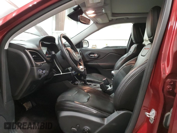 2019 Jeep Cherokee Trailhawk Elite with VIN 1C4PJMBX8KD229146, listed as a Copart auction lot 58832605 with 61,804 mi miles and Non repairable. Bid and sale history available at DreamBid. Image 7.