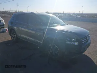 2018 Volkswagen Tiguan SEL z VIN 3VV3B7AXXJM088230, wystawiony jako IAAI lot #41680855 z przebiegiem 130 807 mil mil oraz . Historia ofert i sprzedaży dostępna na DreamBid. Obrazek 1.
