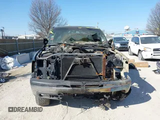 2001 Chevrolet Silverado 1500 LS with VIN 1GCEK19T31E163538, listed as a IAAI auction lot 41781058 with 0 mi miles. Bid and sale history available at carsss.com. Image 14.
