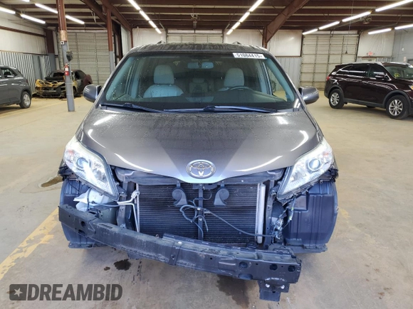 2017 Toyota Sienna XLE Auto Access Seat with VIN 5TDYZ3DC5HS800560, listed as a Copart auction lot 51084415 with 152,043 mi miles and Salvage Title. Bid and sale history available at carsss.com. Image 5.
