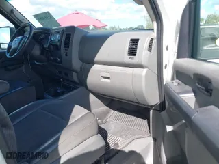 2018 Nissan NV SV with VIN 1N6AF0LY6JN807161, listed as a IAAI auction lot 41684084 with 189,721 mi miles. Bid and sale history available at carsss.com. Image 5.