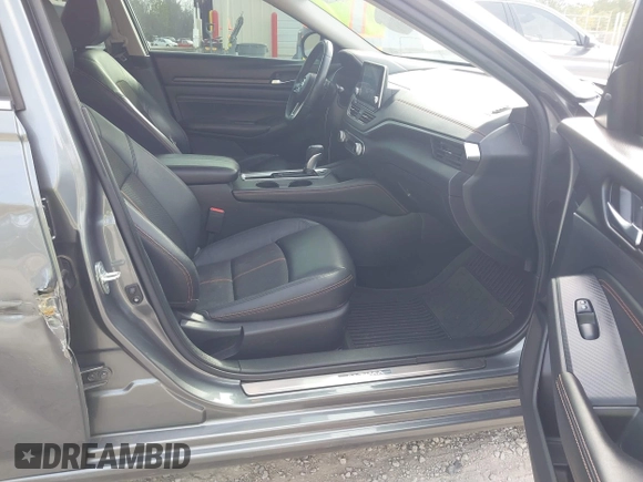 2019 Nissan Altima 2.5 SR with VIN 1N4BL4CV4KC187510, listed as a IAAI auction lot 41701483 with 101,165 mi miles. Bid and sale history available at carsss.com. Image 5.