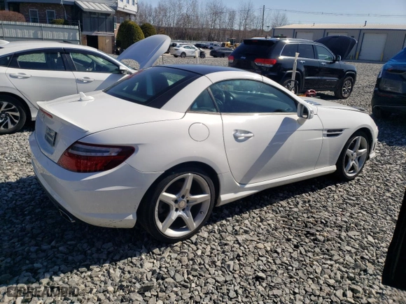 2015 Mercedes-Benz SLK-Class SLK 250 with VIN WDDPK4HA5FF099049, listed as a Copart auction lot 49161835 with 93,759 mi miles and Clean Title. Bid and sale history available at carsss.com. Image 3.