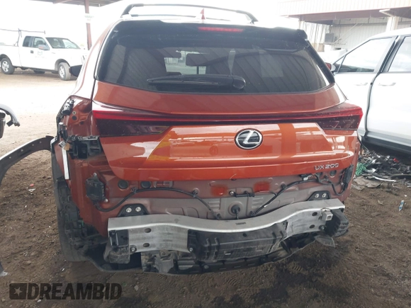 2019 Lexus UX 200 z VIN JTHY3JBH9K2005464, wystawiony jako IAAI lot #42196158 z przebiegiem 50 910 mil mil oraz . Historia ofert i sprzedaży dostępna na DreamBid. Obrazek 6.