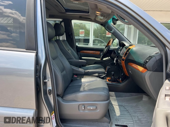 2004 Lexus GX 470 z VIN JTJBT20X940060144, wystawiony jako IAAI lot #42494318 z przebiegiem 303 468 mil mil oraz . Historia ofert i sprzedaży dostępna na DreamBid. Obrazek 5.