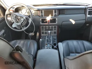 2006 Land Rover Range Rover SC z VIN SALMF134X6A205504, wystawiony jako Copart lot #88591205 z przebiegiem Nie podano mil oraz Szkoda całkowita • Salvage title. Historia ofert i sprzedaży dostępna na DreamBid. Obrazek 8.