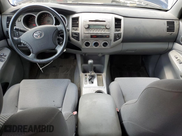 2008 Toyota Tacoma z VIN 5TEUU42N98Z499284, wystawiony jako Copart lot #61735435 z przebiegiem 72 446 mil mil oraz Czysty tytuł • Clean title. Historia ofert i sprzedaży dostępna na DreamBid. Obrazek 8.