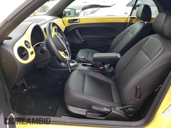 2013 Volkswagen Beetle 2.5L with VIN 3VW5P7AT5DM831285, listed as a Copart auction lot 53513525 with 31,102 mi miles and Salvage Title. Bid and sale history available at DreamBid. Image 7.