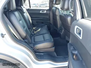 2014 Ford Explorer XLT with VIN 1FM5K7D98EGB66763, listed as a IAAI auction lot 40933042 with 126,929 mi miles. Bid and sale history available at carsss.com. Image 8.