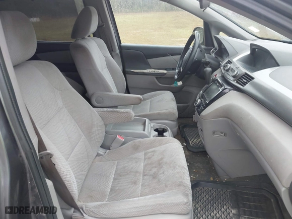 2016 Honda Odyssey SE with VIN 5FNRL5H36GB038533, listed as a IAAI auction lot 41610306 with 192,543 mi miles. Bid and sale history available at carsss.com. Image 5.