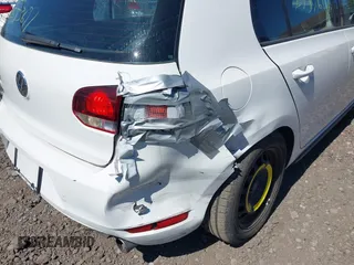 2010 Volkswagen GTI с VIN WVWGV9AJ1AW234755, выставлен на аукционе IAAI как лот 42002774 с пробегом Не указан миль и . История ставок и продаж доступна на DreamBid. Изображение 6.