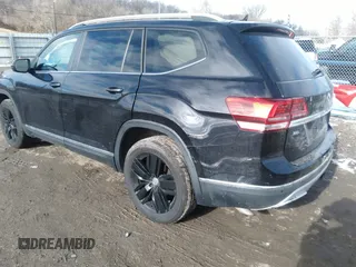 2019 Volkswagen Atlas SEL with VIN 1V2ER2CA2KC512578, listed as a IAAI auction lot 41265733 with 110,977 mi miles and . Bid and sale history available at DreamBid. Image 3.