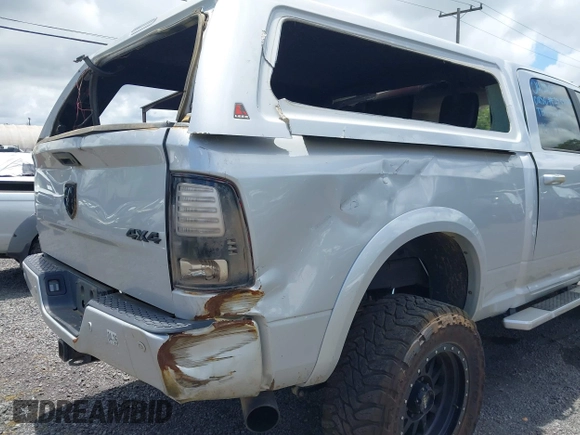 2018 Ram 2500 Laramie with VIN 3C6UR5FL3JG301310, listed as a IAAI auction lot 42239570 with 189,853 mi miles and . Bid and sale history available at DreamBid. Image 19.
