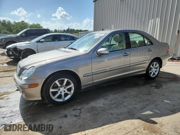 2007 Mercedes-Benz C 280 Luxury with VIN WDBRF54H97A936639, listed as a Copart auction lot 62025045 with 121,598 mi miles and Clean title. Bid and sale history available at DreamBid. Image 1.