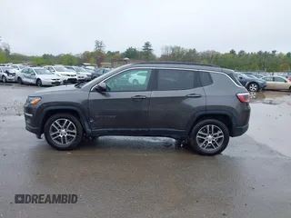 2018 Jeep Compass Latitude z VIN 3C4NJDBB5JT112368, wystawiony jako IAAI lot #42159891 z przebiegiem 81 763 mil mil oraz . Historia ofert i sprzedaży dostępna na DreamBid. Obrazek 14.