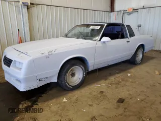 1988 Chevrolet Monte Carlo z VIN 1G1GZ11G3JP115201, wystawiony jako Copart lot #75502454 z przebiegiem 71 006 mil mil oraz Szkody całkowita. Historia ofert i sprzedaży dostępna na DreamBid. Obrazek 1.