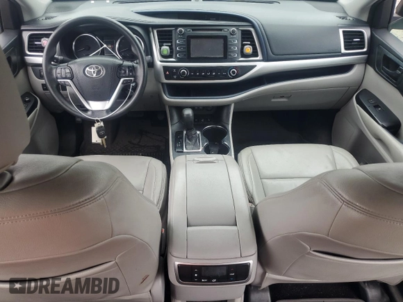 2017 Toyota Highlander LE with VIN 5TDBZRFH9HS377774, listed as a Copart auction lot 62551485 with 75,292 mi miles and Salvage title. Bid and sale history available at DreamBid. Image 8.