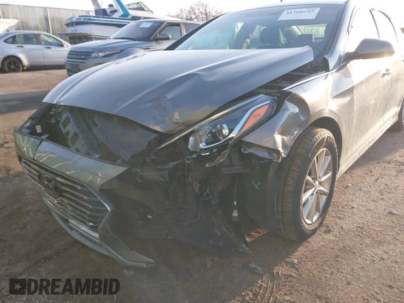 2019 Hyundai Sonata SE with VIN 5NPE24AF0KH751891, listed as a IAAI auction lot 41760542 with 97,517 mi miles and . Bid and sale history available at carsss.com. Image 6.