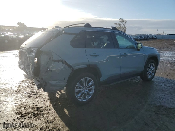 2022 Toyota RAV4 XLE Premium with VIN 2T3C1RFV9NW238367, listed as a Copart auction lot 45426375 with 35,213 mi miles and Salvage Title. Bid and sale history available at carsss.com. Image 3.
