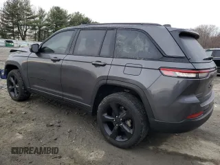 2024 Jeep Grand Cherokee Altitude with VIN 1C4RJHAG2RC715887, listed as a Copart auction lot 89330145 with 11,446 mi miles and Salvage title. Bid and sale history available at DreamBid. Image 2.