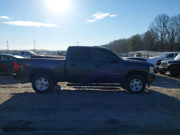 2010 Chevrolet Silverado 1500 LT with VIN 3GCRKSEA6AG173307, listed as a IAAI auction lot 41389967 with 192,155 mi miles. Bid and sale history available at carsss.com. Image 13.