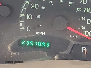 2001 Ford Expedition Eddie Bauer with VIN 1FMPU18L81LB14153, listed as a IAAI auction lot 42348363 with 235,789 mi miles and . Bid and sale history available at DreamBid. Image 15.