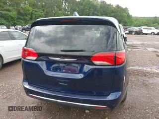 2018 Chrysler Pacifica Touring Plus with VIN 2C4RC1FG9JR261689, listed as a IAAI auction lot 42261105 with 66,622 mi miles and . Bid and sale history available at DreamBid. Image 16.