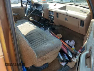 1990 Ford F-250 z VIN 2FTHF26H4LCA00395, wystawiony jako Copart lot #60321695 z przebiegiem 50 927 mil mil oraz Szkoda całkowita • Salvage title. Historia ofert i sprzedaży dostępna na DreamBid. Obrazek 8.