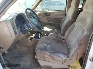 1998 Chevrolet S-10 LS with VIN 1GCCS1947W8218675, listed as a Copart auction lot 49443955 with 274,750 mi miles and Salvage Title. Bid and sale history available at carsss.com. Image 7.