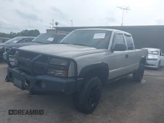 2005 Chevrolet Silverado 1500 Z71 z VIN 1GCEK19B95E162682, wystawiony jako IAAI lot #42270833 z przebiegiem 180 741 mil mil oraz . Historia ofert i sprzedaży dostępna na DreamBid. Obrazek 17.