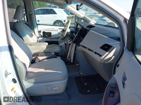 2013 Toyota Sienna XLE AAS с VIN 5TDYK3DC9DS382857, выставлен на аукционе IAAI как лот 42653901 с пробегом 118 790 миль миль и . История ставок и продаж доступна на DreamBid. Изображение 5.