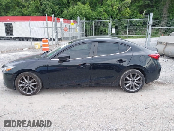 2018 Mazda 3 Touring z VIN 3MZBN1V36JM202498, wystawiony jako IAAI lot #42380709 z przebiegiem 108 930 mil mil oraz . Historia ofert i sprzedaży dostępna na DreamBid. Obrazek 14.