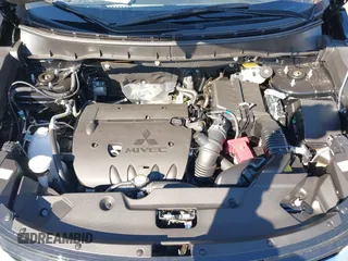2024 Mitsubishi Outlander S z VIN JA4ARUAU2RU022164, wystawiony jako IAAI lot #41675372 z przebiegiem 401 mil mil oraz . Historia ofert i sprzedaży dostępna na DreamBid. Obrazek 10.