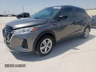 2023 Nissan Kicks S z VIN 3N1CP5BVXPL470437, wystawiony jako Copart lot #52440905 z przebiegiem 16 719 mil mil oraz Czysty tytuł • Clean title. Historia ofert i sprzedaży dostępna na DreamBid. Obrazek 1.