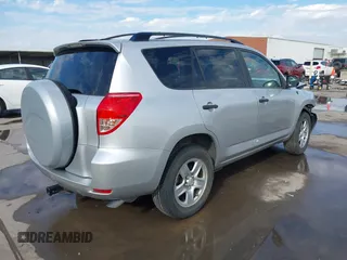 2007 Toyota RAV4 with VIN JTMZK33V876006923, listed as a IAAI auction lot 41406204 with 121,425 mi miles. Bid and sale history available at carsss.com. Image 4.