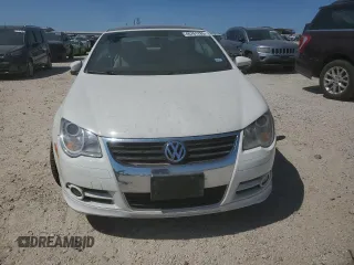 2011 Volkswagen Eos Komfort with VIN WVWBW7AH7BV002564, listed as a Copart auction lot 48761785 with 100,512 mi miles and Clean Title. Bid and sale history available at DreamBid. Image 5.