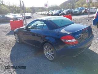 2005 Mercedes-Benz SLK 230/320 z VIN WDBWK56F55F040655, wystawiony jako IAAI lot #41971320 z przebiegiem 65 332 mil mil oraz . Historia ofert i sprzedaży dostępna na DreamBid. Obrazek 3.
