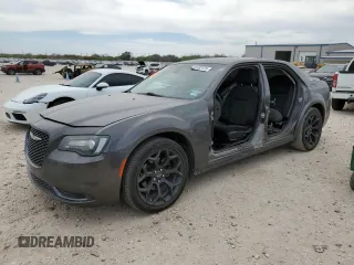 2019 Chrysler 300 Touring with VIN 2C3CCAAG8KH602041, listed as a Copart auction lot 49162125 with 77,740 mi miles and Salvage Title. Bid and sale history available at carsss.com. Image 1.